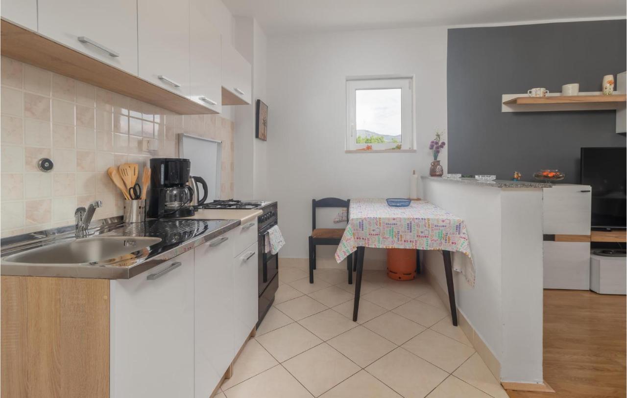 2 Bedroom Stunning Apartment In 诺维·维诺多尔斯基 外观 照片